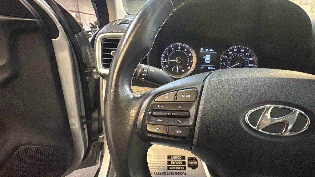 Used 2022 Hyundai Venue SEL w/ Cargo Package FWD image 16