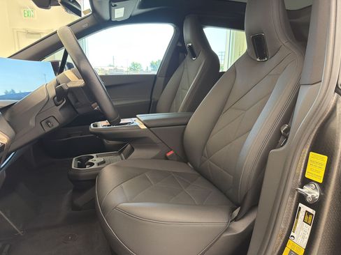 Used 2024 BMW iX xDrive50 w/ Premium Package AWD/4WD image 5