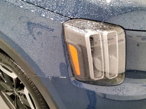 Used 2024 Kia Telluride S image 7