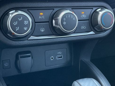 New 2025 Nissan Versa SV w/ Trunk Package image 29