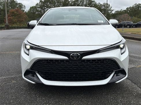 Used 2023 Toyota Corolla SE image 2
