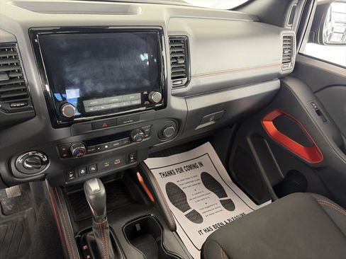 Used 2023 Nissan Frontier PRO-4X w/ Pro Convenience Package AWD/4WD image 4