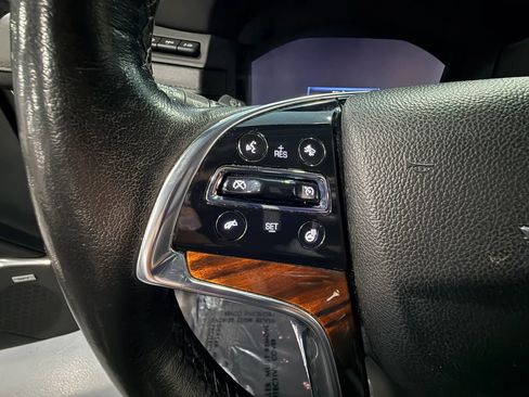 Used 2015 Cadillac Escalade Premium RWD image 30