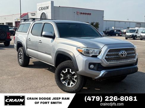 Used 2017 Toyota Tacoma TRD Off-Road w/ Tow Package RWD image 1