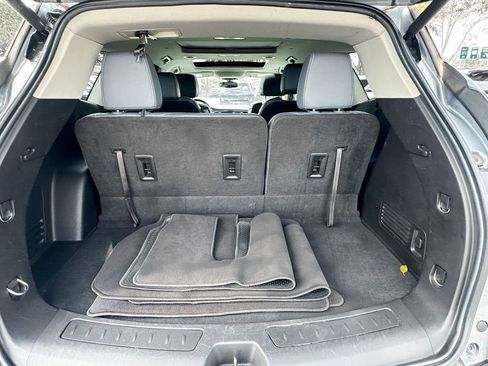 Used 2020 Buick Enclave Essence image 26