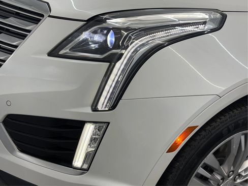 Used 2017 Cadillac XT5 Premium Luxury FWD image 32