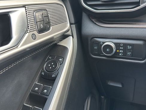 Used 2022 Ford Explorer Limited w/ Equipment Group 301A image 26