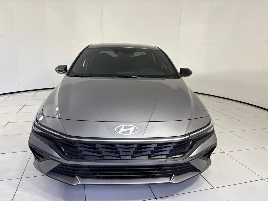 New 2025 Hyundai Elantra SEL FWD image 8