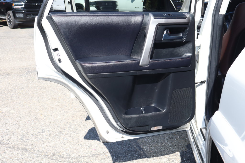Used 2018 Toyota 4Runner Limited AWD/4WD image 41