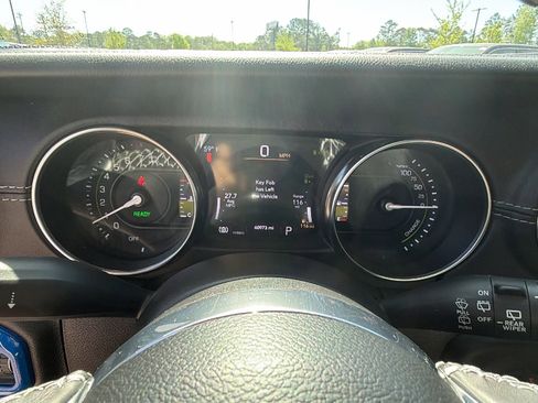 Used 2023 Jeep Wrangler Sahara w/ Cold Weather Group image 28