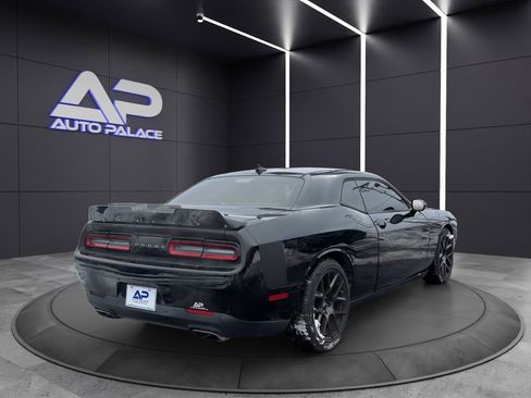Used 2017 Dodge Challenger R/T Scat Pack w/ Leather Interior Group image 6