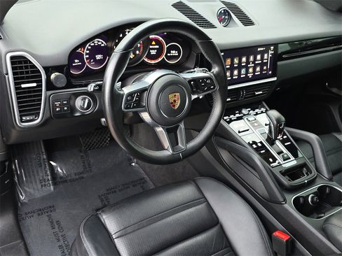 Used 2022 Porsche Cayenne image 20