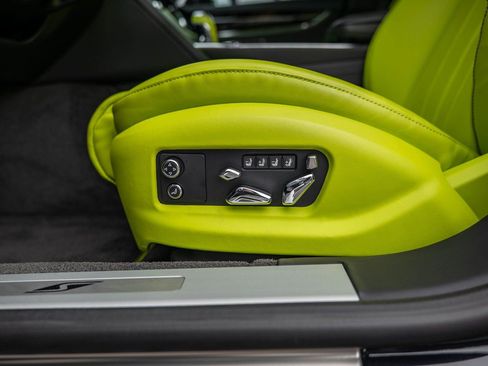 Used 2024 Bentley Flying Spur S V8 image 18