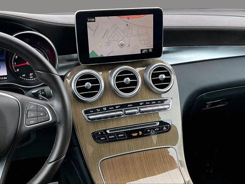Used 2017 Mercedes-Benz GLC 300 4MATIC image 7