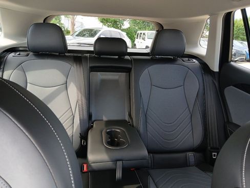 New 2026 Volkswagen Tiguan SE FWD image 24