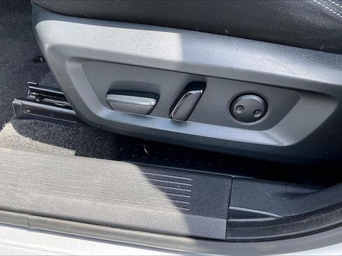 Used 2022 Nissan Rogue SV AWD/4WD image 38
