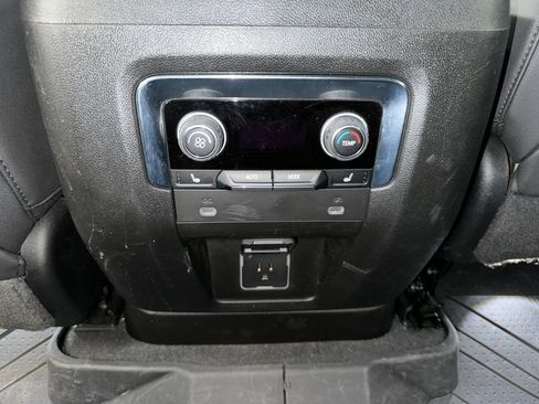 Certified 2024 Chevrolet Suburban Premier w/ Premium Package image 25