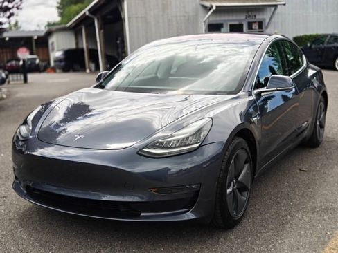 Used 2018 Tesla Model 3 Long Range RWD image 6