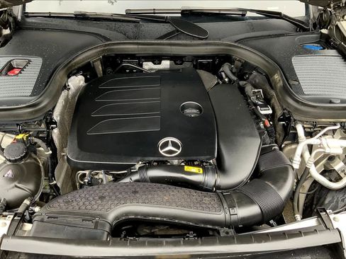 Used 2020 Mercedes-Benz GLC 300 4MATIC image 32