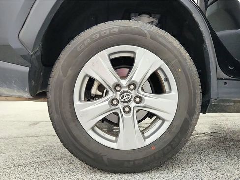 Used 2024 Toyota RAV4 XLE FWD image 13