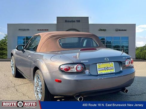 Used 2006 MAZDA MX-5 Miata Grand Touring w/ Premium Pkg RWD image 3