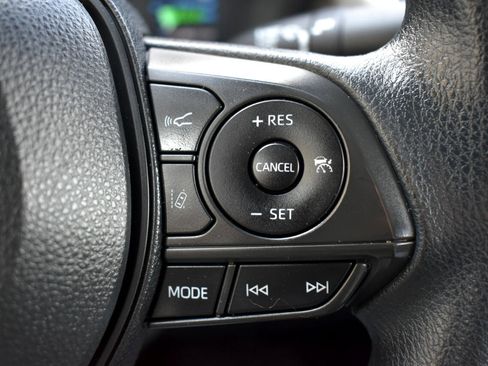 Used 2021 Toyota Corolla LE image 16