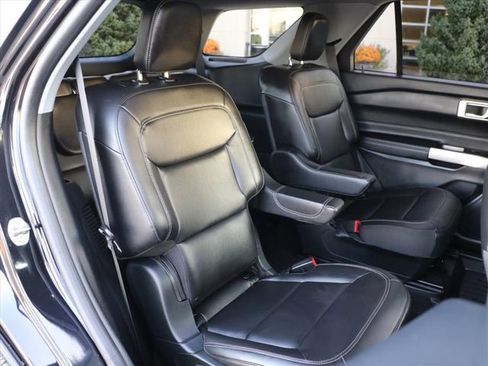 Used 2022 Ford Explorer XLT w/ Equipment Group 202A image 12