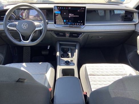 Used 2025 Volkswagen Tiguan S image 13