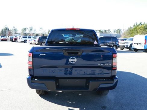 Used 2023 Nissan Frontier SV image 8