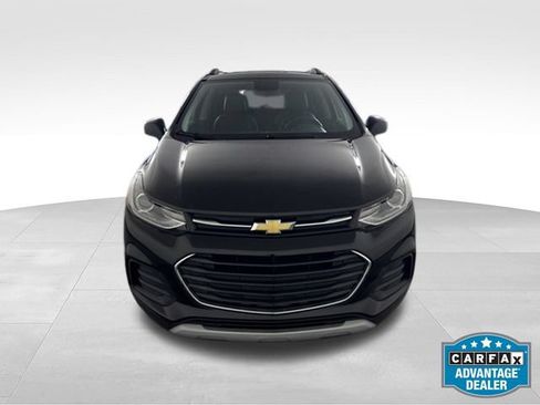 Used 2019 Chevrolet Trax LT w/ LT Convenience Package AWD/4WD image 2