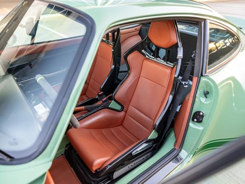 Used 1995 Porsche 911 Coupe image 12