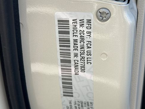 Used 2020 Chrysler Pacifica Limited w/ Advanced Safetytec Group image 30