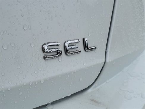 Certified 2022 Volkswagen Jetta SEL image 8