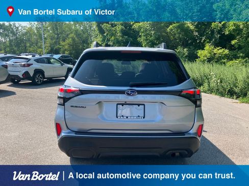 Used 2025 Subaru Forester Premium w/ Convenience Package #1 image 4