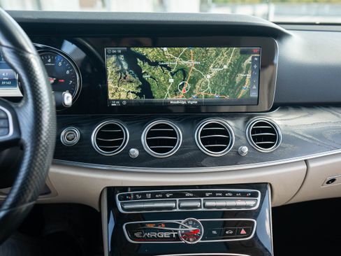 Used 2017 Mercedes-Benz E 300 4MATIC image 30