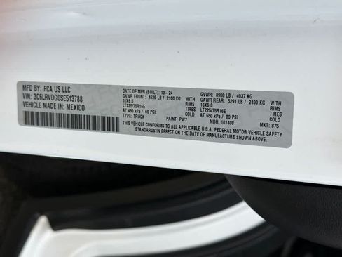 Used 2025 RAM ProMaster 2500 w/ Convenience Group FWD image 31