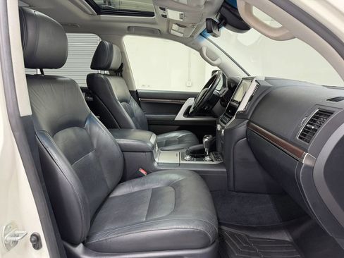 Used 2018 Toyota Land Cruiser AWD/4WD image 12