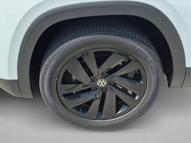 Used 2022 Volkswagen Atlas Cross Sport SE FWD image 23