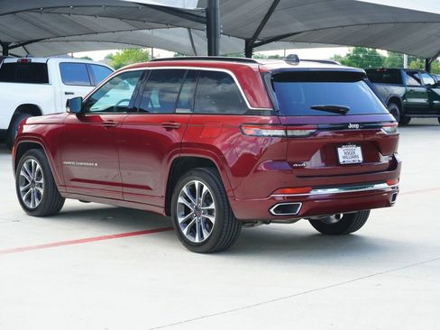 Used 2024 Jeep Grand Cherokee Overland AWD/4WD image 3