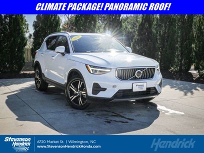 Used 2025 Volvo XC40 B5 Core