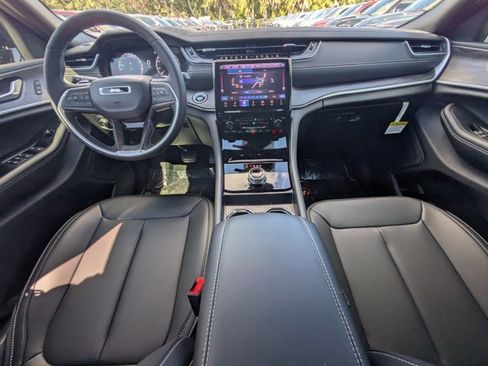 New 2025 Jeep Grand Cherokee L Limited w/ Black Appearance Package image 13