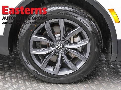 Used 2023 Volkswagen Tiguan SE image 30