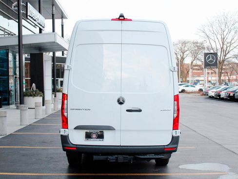 Used 2025 Mercedes-Benz Sprinter 2500 image 4