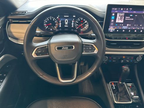 Used 2025 Jeep Compass Limited AWD/4WD image 14