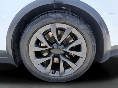 Used 2023 Tesla Model X AWD/4WD image 14