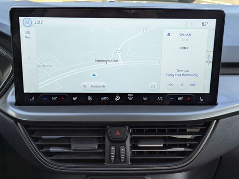 Certified 2025 Ford Escape SE image 23