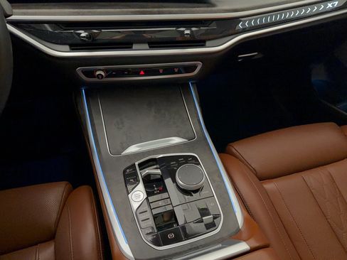 Used 2023 BMW X7 xDrive40i w/ Premium Package AWD/4WD image 22