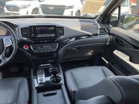 Used 2023 Honda Passport Elite image 16