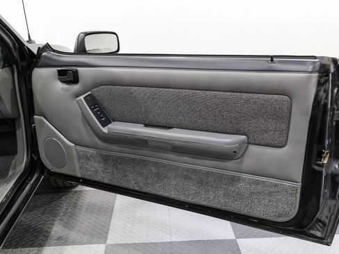 Used 1989 Ford Mustang LX image 19