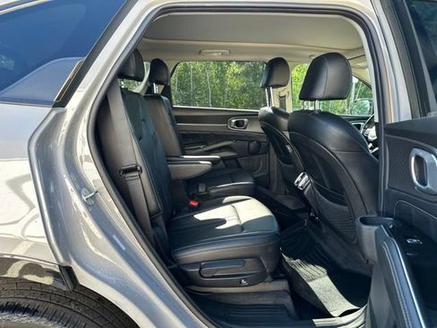 Used 2023 Kia Sorento SX AWD/4WD image 13